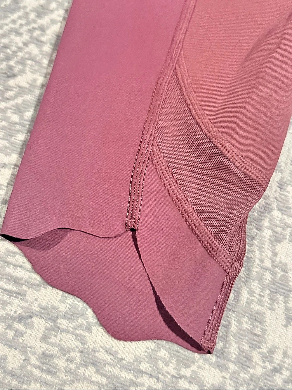 Lululemon /// Women’s Scalloped Fold Over Leggings - Size 6 - Picture 4 of 5